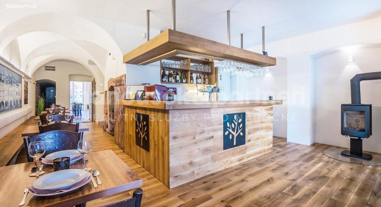 Penzion A Restaurace 14 Хостинне Экстерьер фото