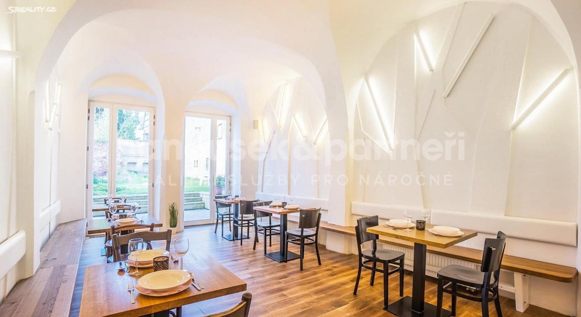 Penzion A Restaurace 14 Хостинне Экстерьер фото