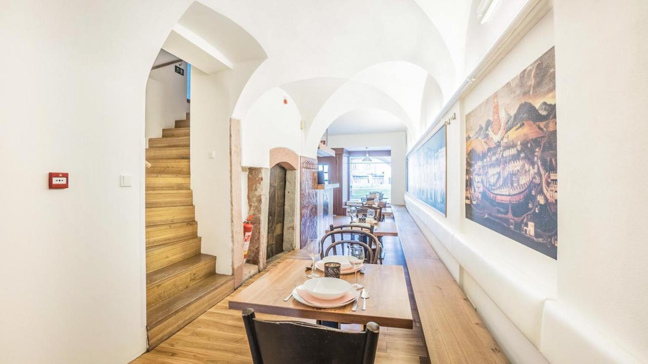 Penzion A Restaurace 14 Хостинне Экстерьер фото